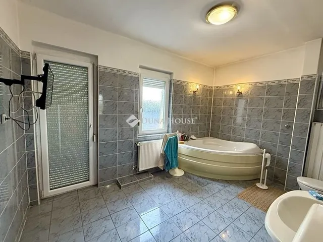 Eladó ház Gyál 240 nm