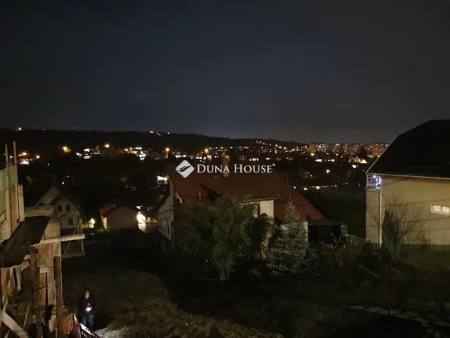 Eladó telek Budapest III. kerület 668 nm