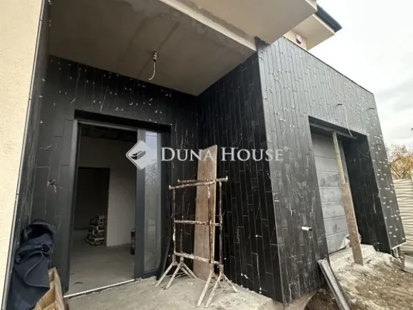 Eladó ház Gyál 285 nm