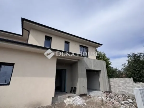 Eladó ház Gyál 285 nm