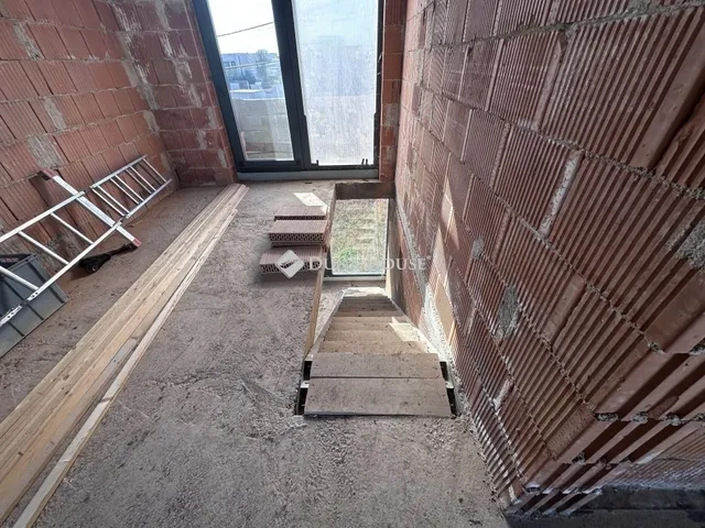 Eladó ház Budapest XVIII. kerület 420 nm