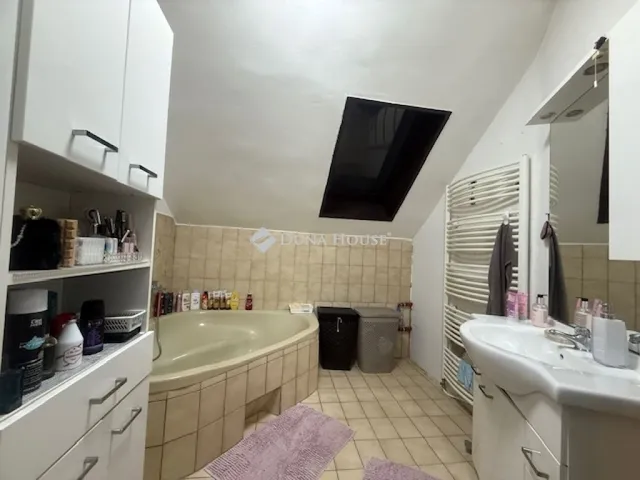 Eladó lakás Vecsés 118 nm