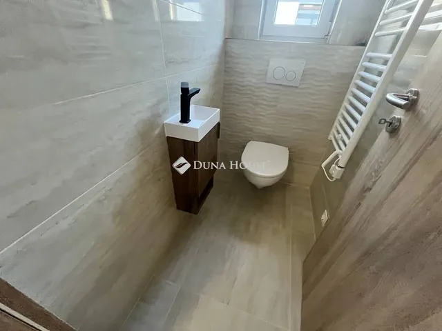 Eladó lakás Dabas 84 nm