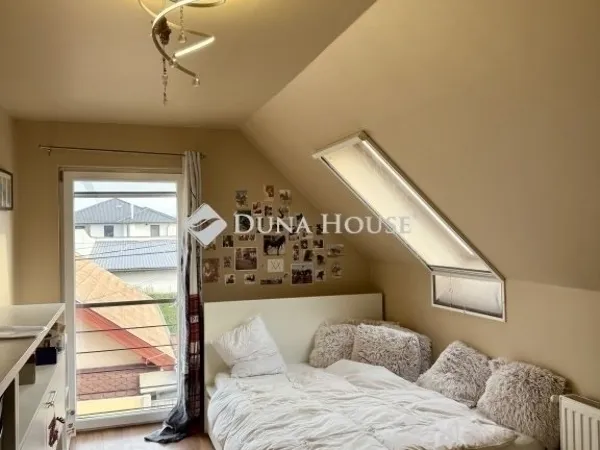 Eladó ház Budapest XVIII. kerület, Almáskert 182 nm