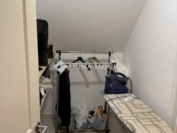 Eladó ház Budapest XVIII. kerület, Almáskert 182 nm