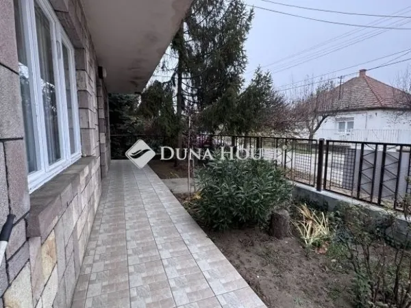 Eladó ház Ceglédbercel 174 nm