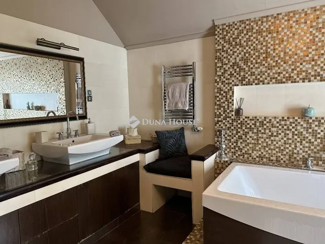 Eladó ház Budapest XVI. kerület, Sashalom 290 nm