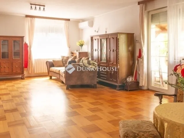 Eladó ház Budapest XVIII. kerület, Szemeretelep 196 nm