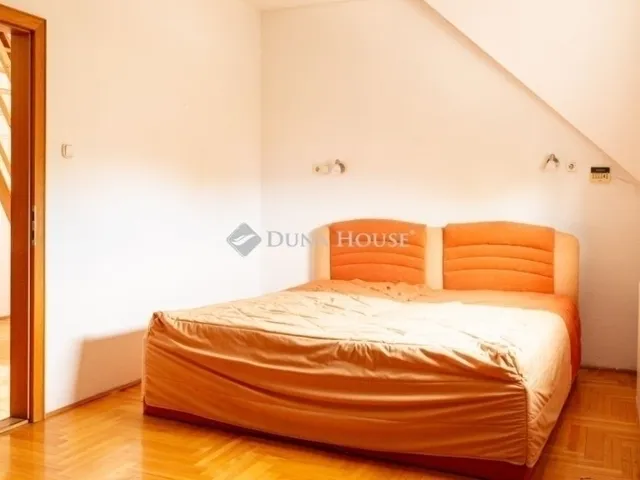 Eladó ház Budapest XVIII. kerület, Szemeretelep 196 nm