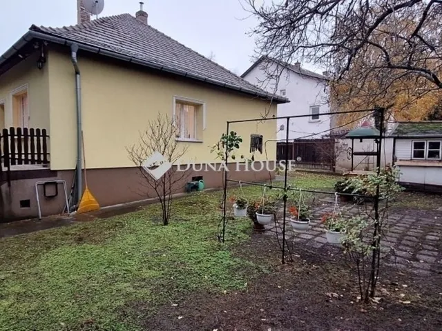 Eladó ház Budapest XVIII. kerület, Gloriett-telep 122 nm