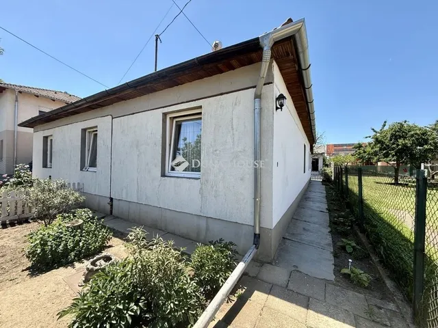 Eladó ház Budapest XVIII. kerület, Szemeretelep 103 nm