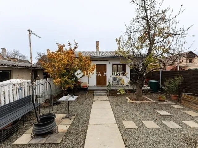 Eladó ház Budapest XVIII. kerület, Szemeretelep 103 nm