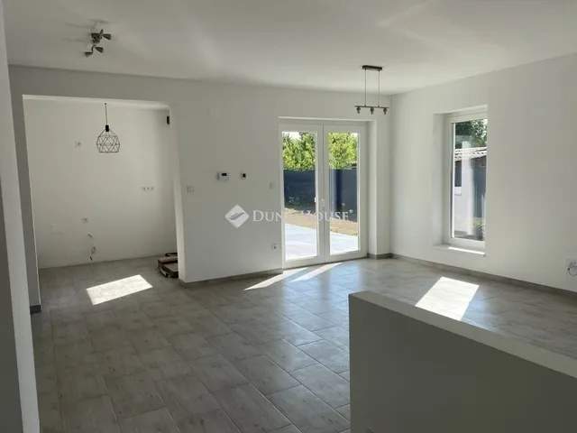 Eladó ház Üllő 105 nm