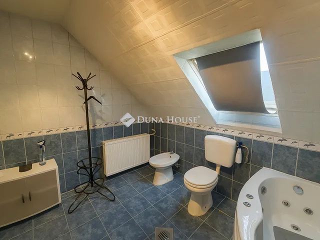 Eladó ház Tápiószecső 215 nm