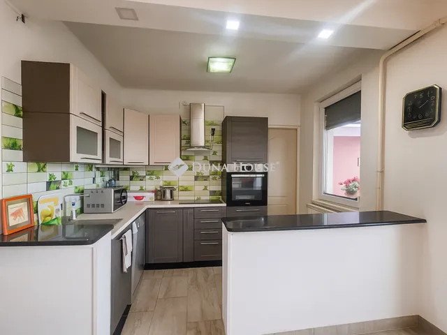 Eladó ház Tápiószecső 215 nm