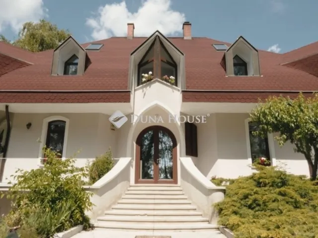 Eladó ház Budapest XVIII. kerület 360 nm