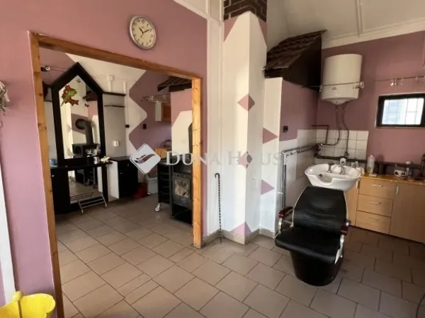 Eladó kereskedelmi és ipari ingatlan Budapest XVIII. kerület 68 nm