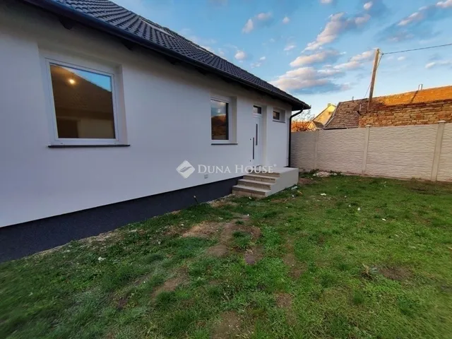 Eladó ház Monor 40 nm