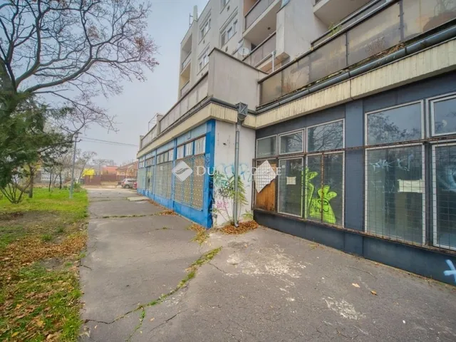 Eladó kereskedelmi és ipari ingatlan Budapest XIX. kerület 169 nm