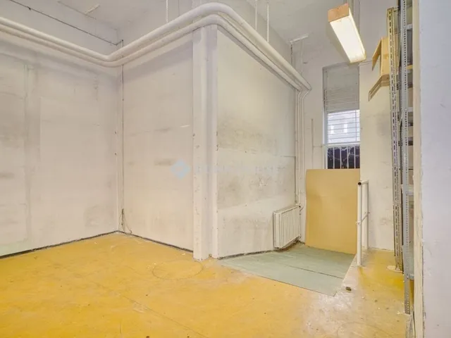 Eladó kereskedelmi és ipari ingatlan Budapest XIX. kerület 169 nm