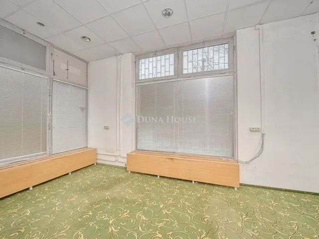 Eladó kereskedelmi és ipari ingatlan Budapest XIX. kerület 169 nm