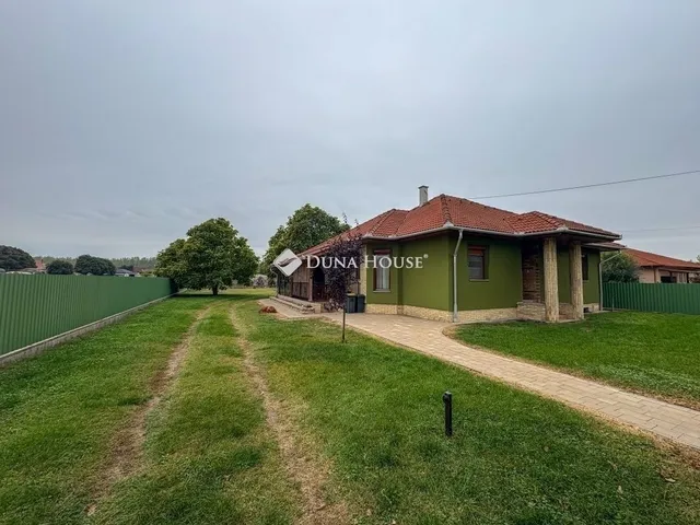 Eladó ház Hernád 99 nm