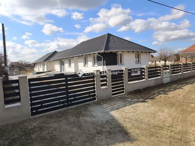 Eladó ház Hernád 94 nm