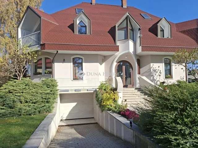 Eladó ház Budapest XVIII. kerület 360 nm