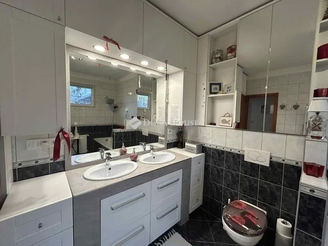 Eladó ház Vecsés 118 nm