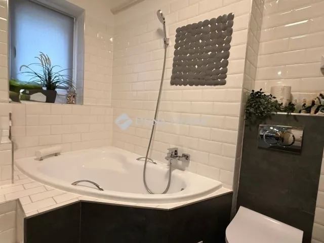 Eladó ház Budapest XVIII. kerület, Gloriett-telep 97 nm