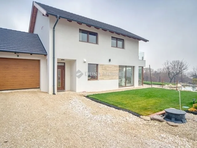 Eladó ház Solymár 146 nm