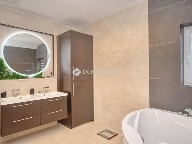 Eladó ház Solymár 146 nm