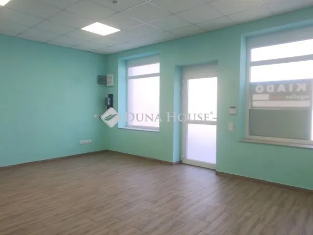 Kiadó kereskedelmi és ipari ingatlan Budapest XVI. kerület, Rákosszentmihály 44 nm