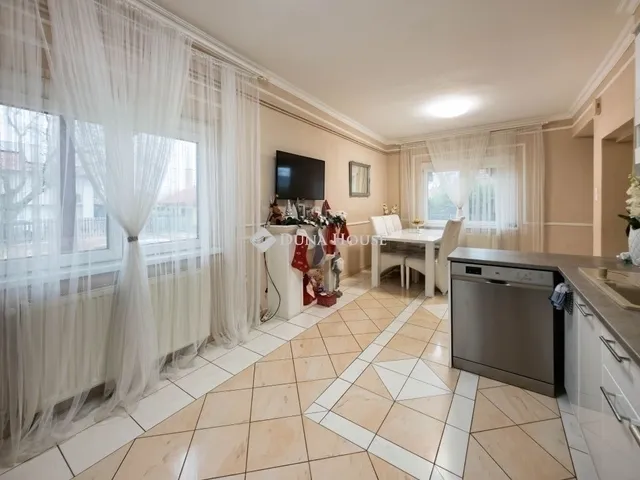 Eladó ház Budapest XVIII. kerület 161 nm