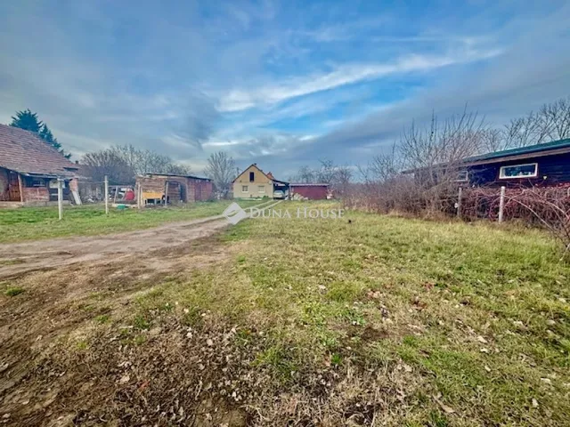 Eladó telek Monorierdő 530 nm