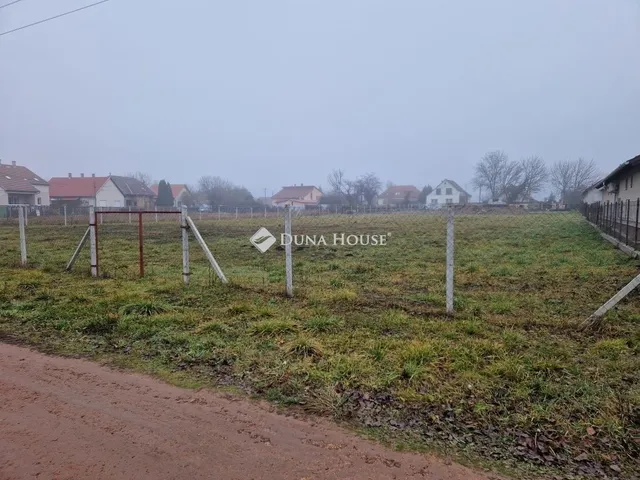 Eladó telek Monor 1112 nm