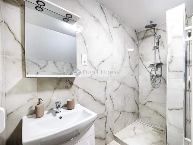 Eladó ház Budapest XVIII. kerület 274 nm