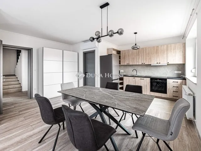 Eladó ház Budapest XVIII. kerület 274 nm