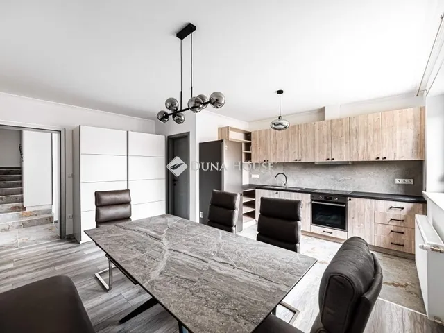 Eladó ház Budapest XVIII. kerület 274 nm