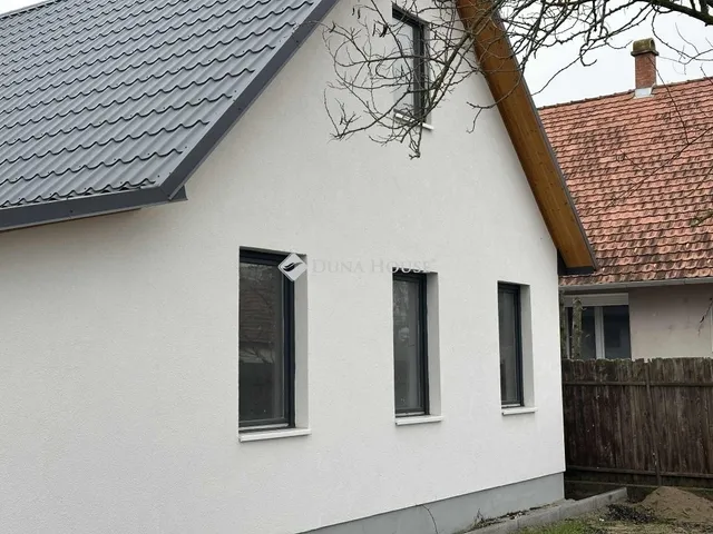 Eladó ház Hernád 62 nm