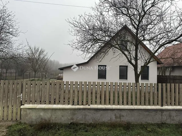 Eladó ház Hernád 62 nm
