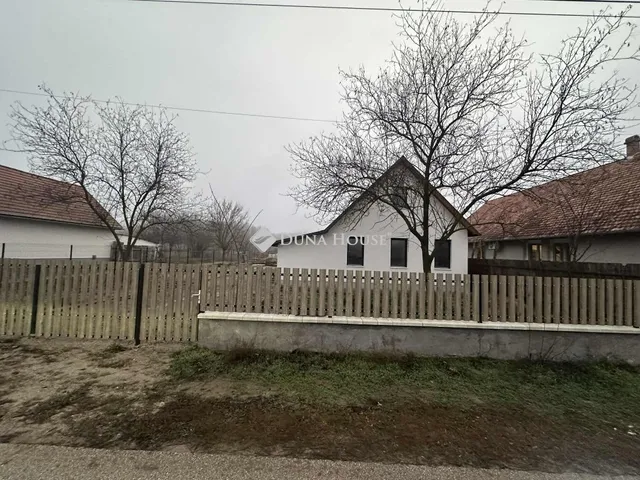 Eladó ház Hernád 62 nm