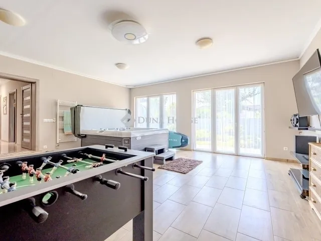 Eladó ház Üllő 217 nm