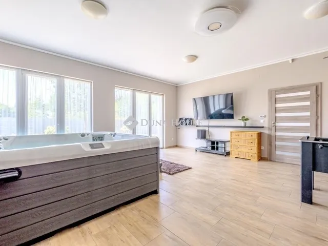 Eladó ház Üllő 217 nm