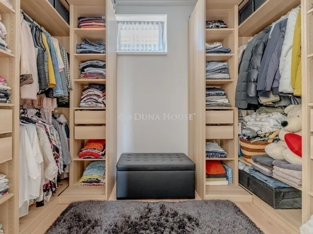 Eladó ház Üllő 217 nm