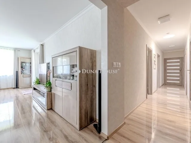 Eladó ház Üllő 217 nm