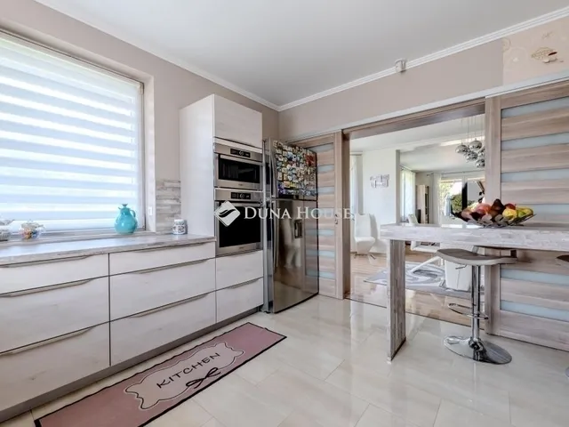 Eladó ház Üllő 217 nm