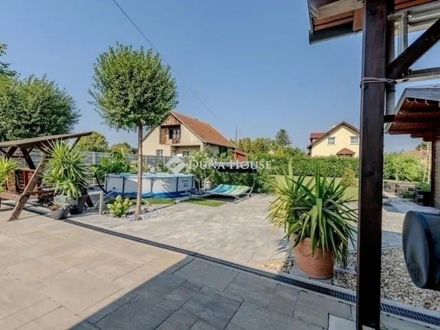 Eladó ház Üllő 217 nm