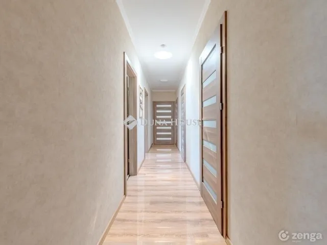 Eladó ház Üllő 217 nm