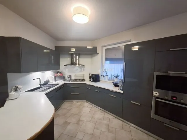 Eladó ház Nagytarcsa 193 nm